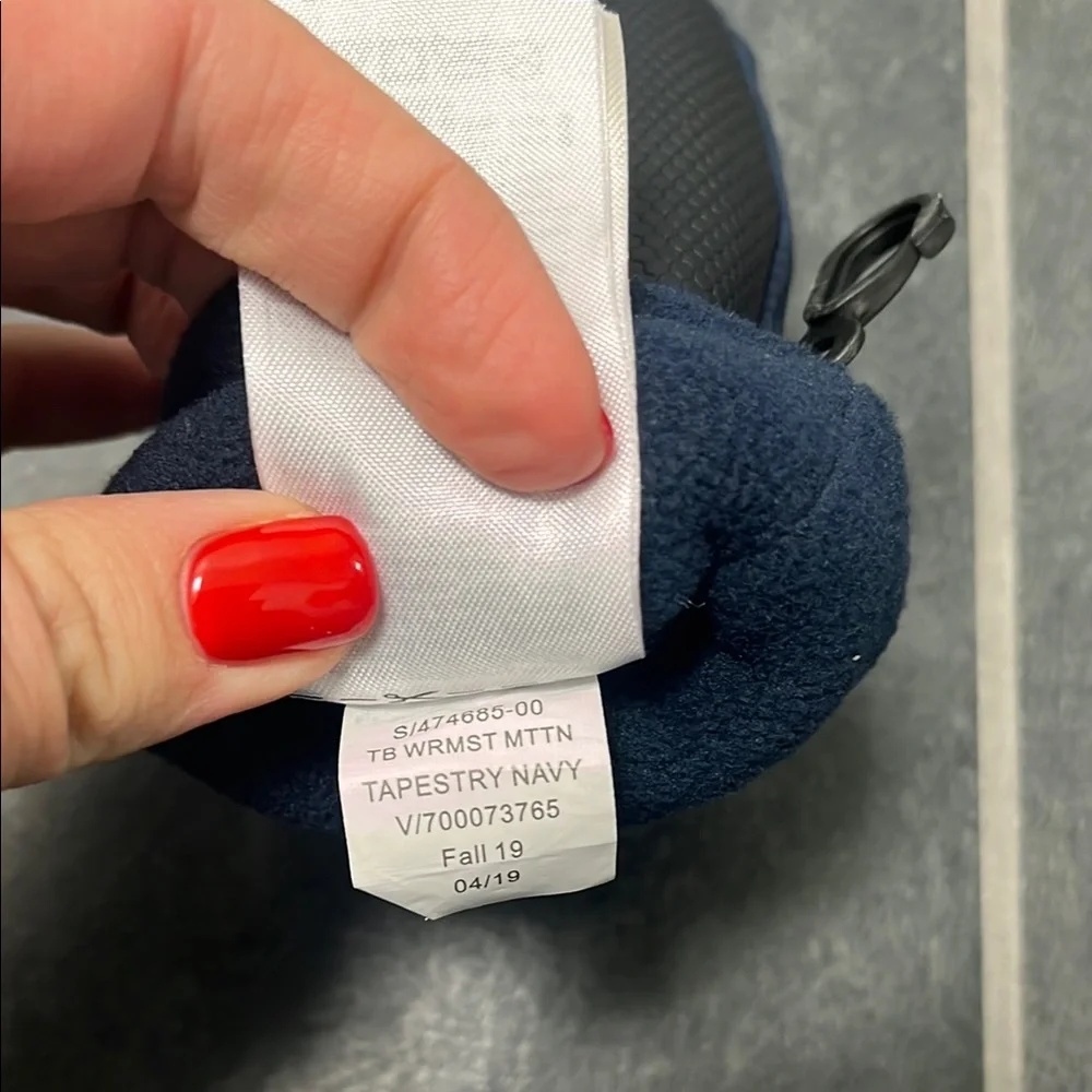 GAP toddler Navy Blue snow Mittens size s/m (2-3 years)